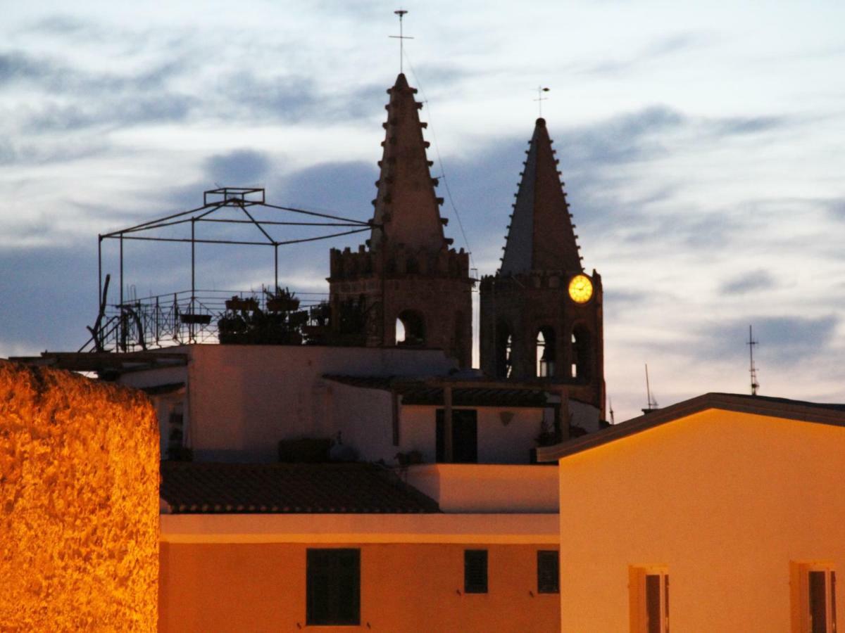 Aqui Bed & Breakfast Alghero Bagian luar foto