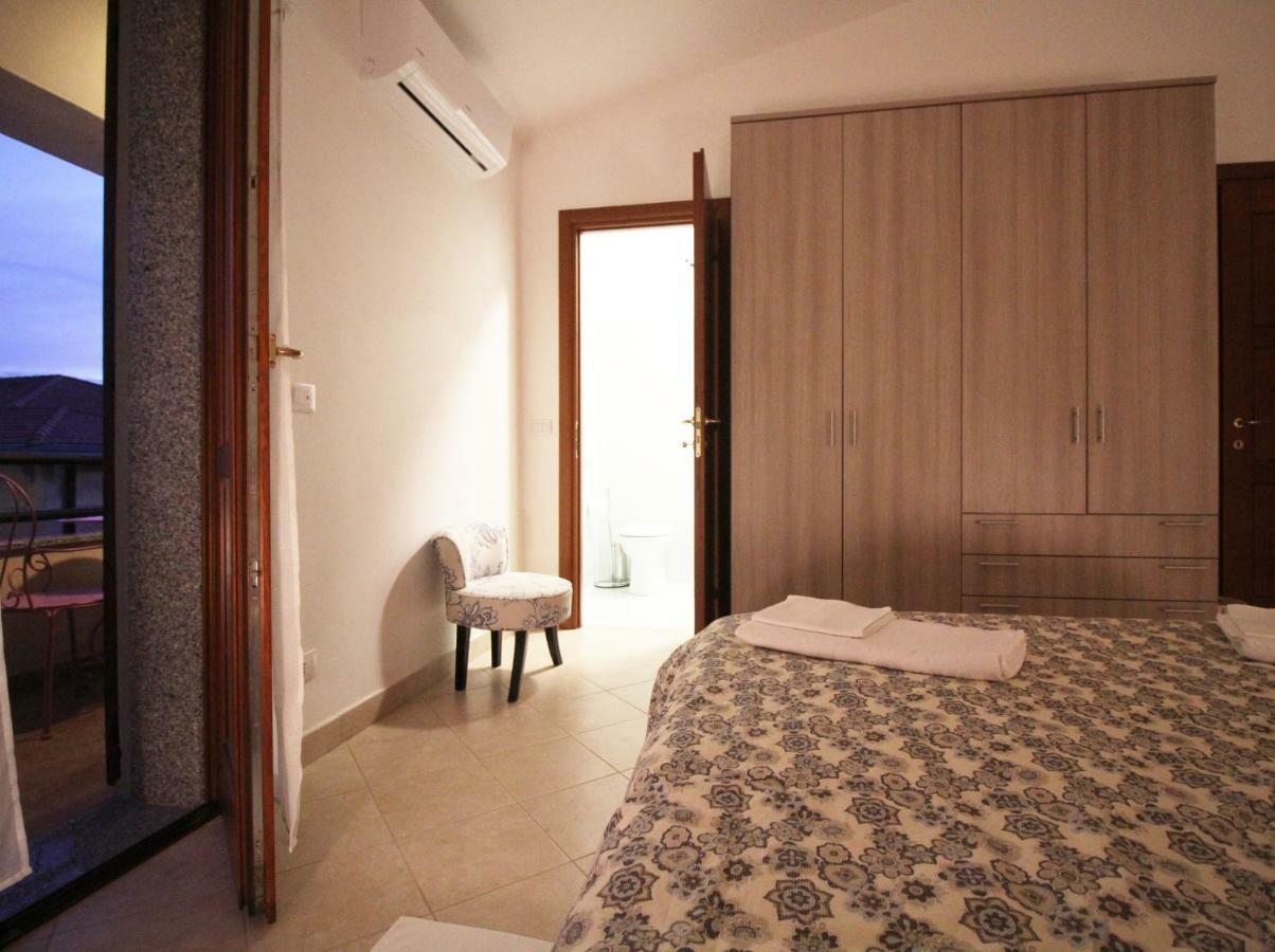 Aqui Bed & Breakfast Alghero Bagian luar foto